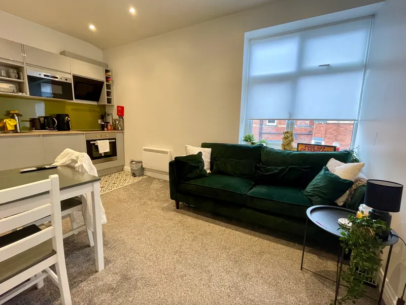 Luxury 1 Bed Flat // SEPT 2026 - Image 2